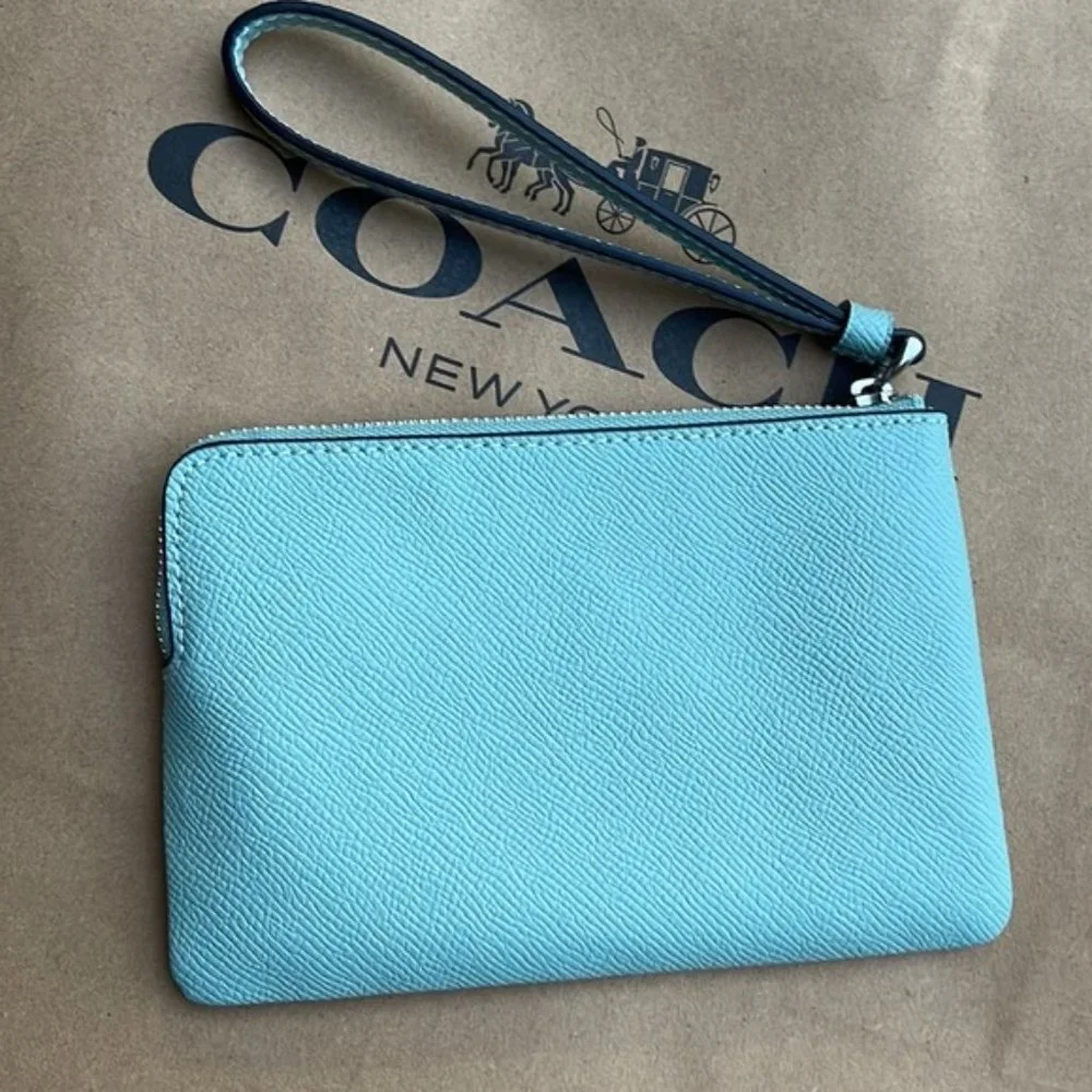 Coach Corner Zip Wristlet NWT - Picture 2 of 15